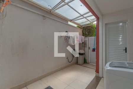 Casa de condomínio à venda com 150m², 4 quartos e 4 vagas Casa de condomínio à venda com 150m², 4 quartos e 4 vagasÁrea de Serviço