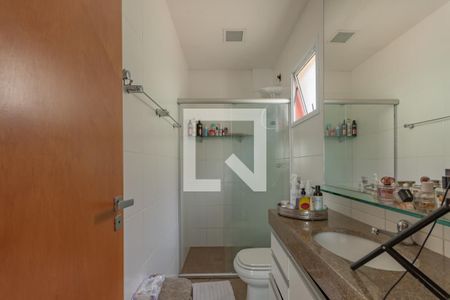 Casa de condomínio à venda com 150m², 4 quartos e 4 vagas Casa de condomínio à venda com 150m², 4 quartos e 4 vagasBanheiro Suíte