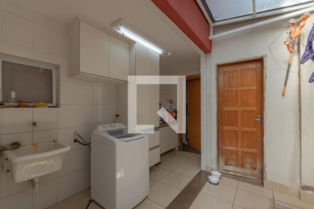 Casa de condomínio à venda com 150m², 4 quartos e 4 vagas Casa de condomínio à venda com 150m², 4 quartos e 4 vagasÁrea de Serviço