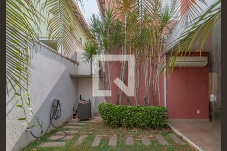 Casa de condomínio à venda com 150m², 4 quartos e 4 vagas Casa de condomínio à venda com 150m², 4 quartos e 4 vagasJardim