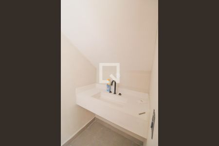 Casa à venda com 168m², 3 quartos e 2 vagas Casa à venda com 168m², 3 quartos e 2 vagasLavabo