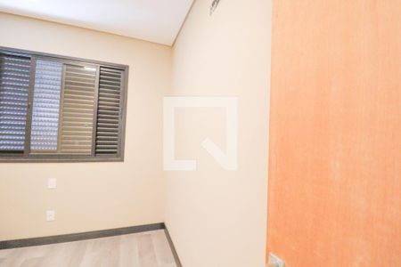 Casa à venda com 168m², 3 quartos e 2 vagas Casa à venda com 168m², 3 quartos e 2 vagasQuarto 2