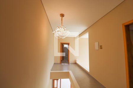 Casa à venda com 168m², 3 quartos e 2 vagas Casa à venda com 168m², 3 quartos e 2 vagasCorredor