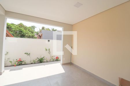 Casa à venda com 168m², 3 quartos e 2 vagas Casa à venda com 168m², 3 quartos e 2 vagasGaragem