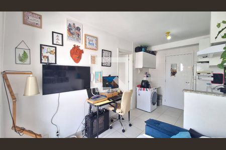 Sala/Cozinha/Área de Serviço de apartamento para alugar com 1 quarto, 30m² em Bom Retiro, São Paulo