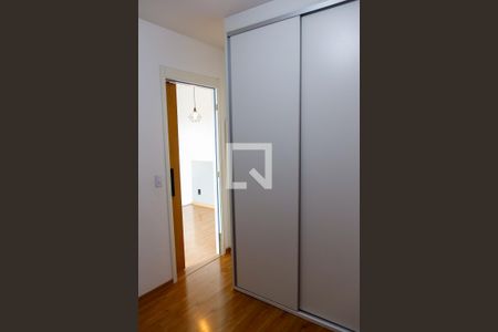 Quarto de apartamento à venda com 1 quarto, 30m² em Vila Yolanda, Osasco