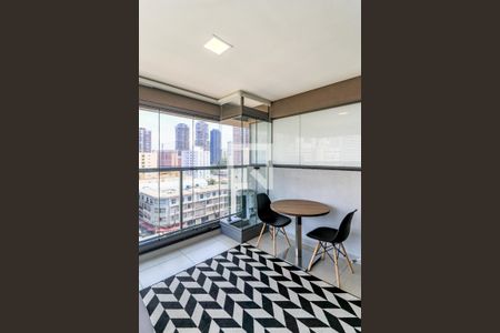 Varanda de kitnet/studio à venda com 1 quarto, 32m² em Vila Cordeiro, São Paulo