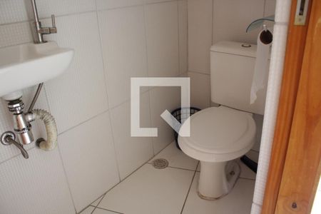 Banheiro de casa para alugar com 2 quartos, 70m² em Vila Oratório, São Paulo