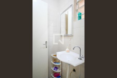 Lavabo de casa para alugar com 3 quartos, 195m² em Parque Fongaro, São Paulo