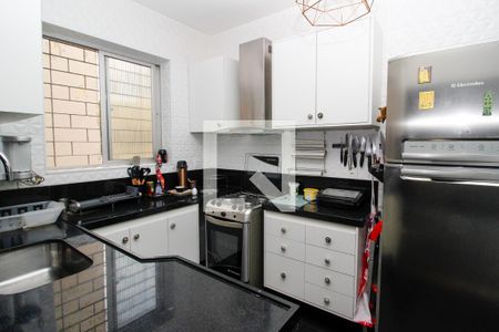 Cozinha de apartamento à venda com 3 quartos, 112m² em Nova Suíça, Belo Horizonte