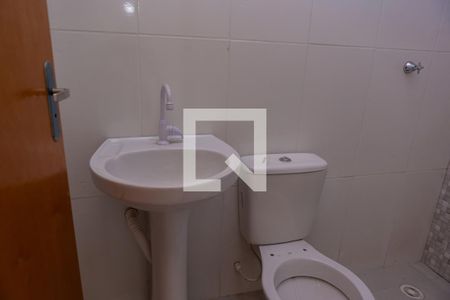 Banheiro de apartamento para alugar com 1 quarto, 30m² em Vila Euthalia, São Paulo