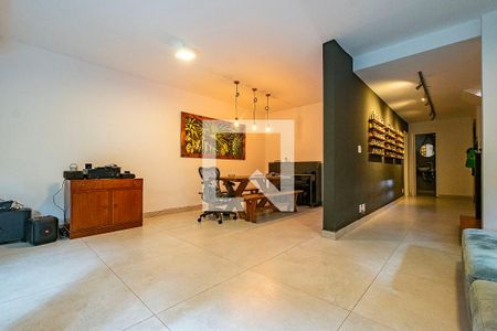 Sala de casa à venda com 3 quartos, 218m² em Jardim Paulistano, São Paulo