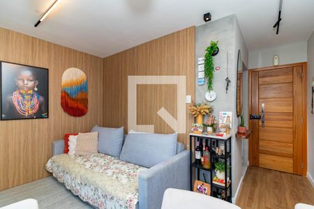 Sala de apartamento à venda com 3 quartos, 63m² em Vila Carmosina, São Paulo