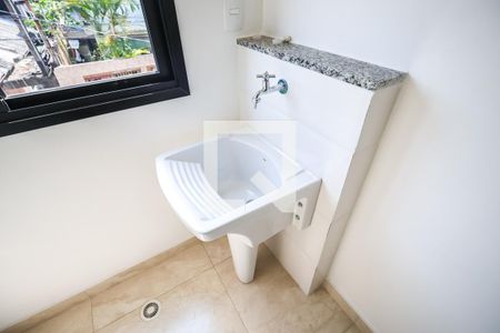 Cozinha de apartamento para alugar com 1 quarto, 32m² em Vila das Mercês, São Paulo