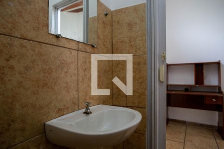 Banheiro de kitnet/studio para alugar com 1 quarto, 50m² em Renascença, Belo Horizonte