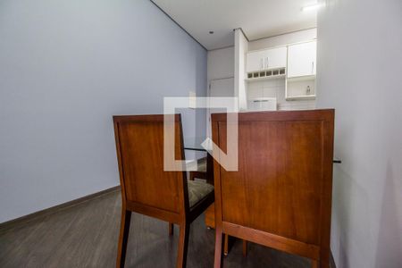 Casa de condomínio à venda com 60m², 2 quartos e 2 vagasSala