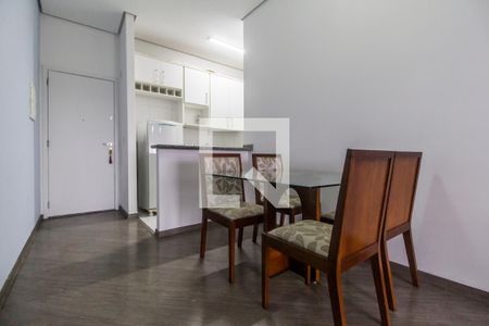 Casa de condomínio à venda com 60m², 2 quartos e 2 vagasSala