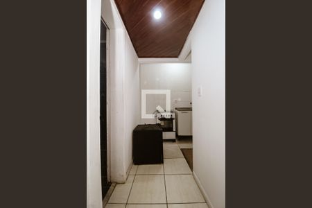 Corredor de apartamento para alugar com 1 quarto, 30m² em Medianeira, Porto Alegre