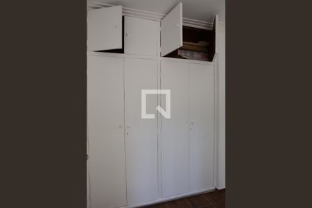 Apartamento à venda com 141m², 3 quartos e 1 vaga Apartamento à venda com 141m², 3 quartos e 1 vagaQuarto de Serviço