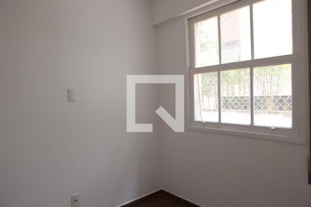 Apartamento à venda com 141m², 3 quartos e 1 vaga Apartamento à venda com 141m², 3 quartos e 1 vagaÁrea de Serviço