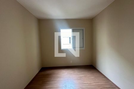 Dormitório 01 de apartamento para alugar com 2 quartos, 50m² em Jardim Heitor Rigon, Ribeirão Preto