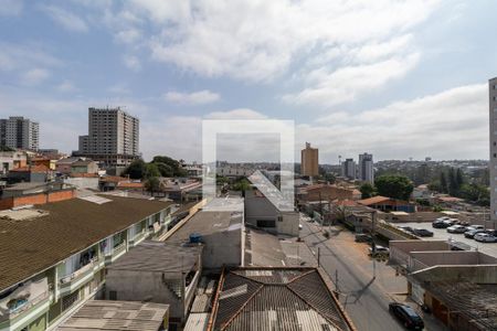 Vista Quarto 1 de apartamento para alugar com 2 quartos, 43m² em Vila Carmosina, São Paulo