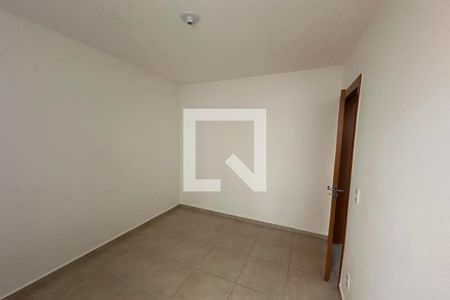 Dormitório 01 de apartamento para alugar com 2 quartos, 48m² em Via Norte, Ribeirão Preto