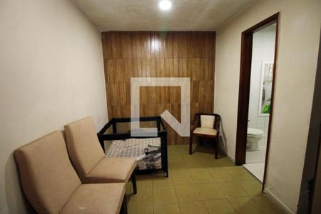 Sala de Estar de casa para alugar com 3 quartos, 250m² em Ramos, Rio de Janeiro