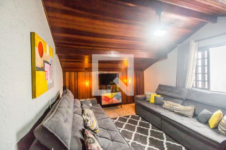 Sala de TV de casa de condomínio para alugar com 2 quartos, 98m² em Jardim Regina Alice, Barueri