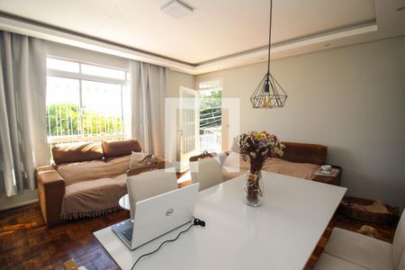 Sala 1 de casa à venda com 3 quartos, 250m² em Paternon, Porto Alegre