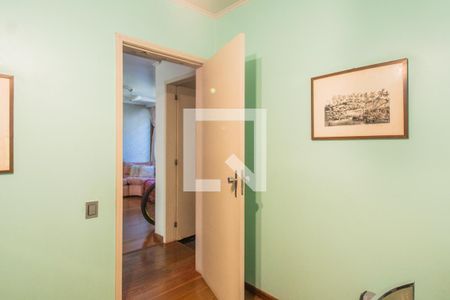 Quarto 1 de casa para alugar com 4 quartos, 300m² em Partenon, Porto Alegre