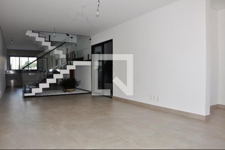 Sala de casa à venda com 3 quartos, 224m² em Jardim Felicidade (zona Oeste), São Paulo