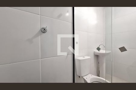 Banheiro de apartamento para alugar com 1 quarto, 28m² em Água Branca, São Paulo