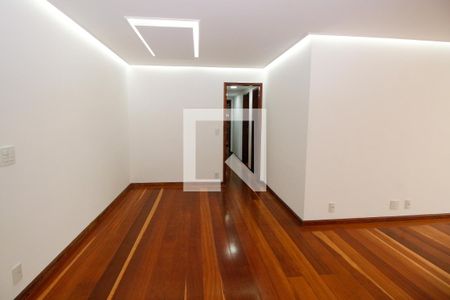 Sala de apartamento para alugar com 4 quartos, 111m² em Jardim Vitória Régia, São Paulo