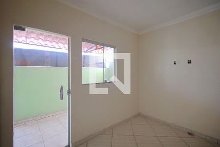 Sala de casa para alugar com 2 quartos, 50m² em Pompéia, Belo Horizonte