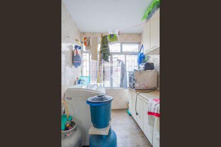 Casa à venda com 275m², 6 quartos e 4 vagas Casa à venda com 275m², 6 quartos e 4 vagasCozinha e Área de Serviço - Casa 2