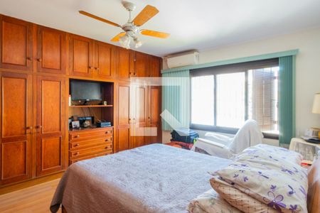 Casa à venda com 275m², 6 quartos e 4 vagas Casa à venda com 275m², 6 quartos e 4 vagasQuarto 1 - Casa 2