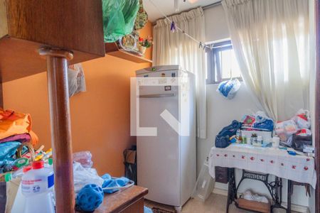 Casa à venda com 275m², 6 quartos e 4 vagas Casa à venda com 275m², 6 quartos e 4 vagasCozinha e Área de Serviço - Casa 2