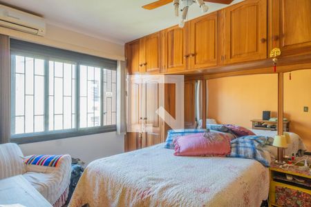 Casa à venda com 275m², 6 quartos e 4 vagas Casa à venda com 275m², 6 quartos e 4 vagasQuarto 2 - Casa 2