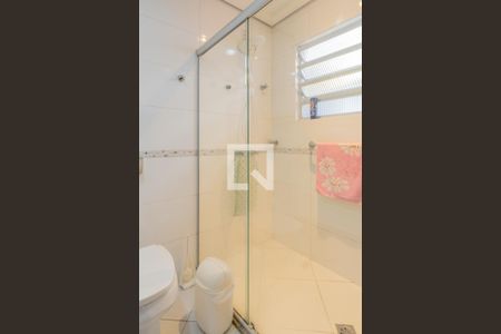 Casa à venda com 275m², 6 quartos e 4 vagas Casa à venda com 275m², 6 quartos e 4 vagasBanheiro do Quarto 1 - Casa 2