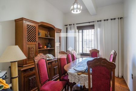Casa à venda com 275m², 6 quartos e 4 vagas Casa à venda com 275m², 6 quartos e 4 vagasCozinha e Área de Serviço - Casa 1