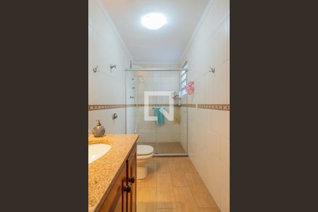 Casa à venda com 275m², 6 quartos e 4 vagas Casa à venda com 275m², 6 quartos e 4 vagasBanheiro Social - Casa 2