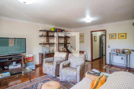 Casa à venda com 275m², 6 quartos e 4 vagas Casa à venda com 275m², 6 quartos e 4 vagasSala - Casa 2