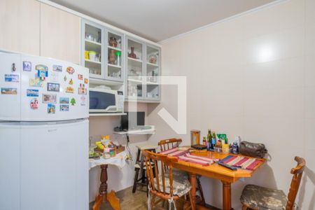 Casa à venda com 275m², 6 quartos e 4 vagas Casa à venda com 275m², 6 quartos e 4 vagasCozinha e Área de Serviço - Casa 2