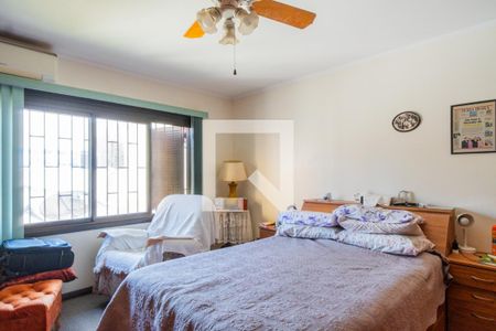 Casa à venda com 275m², 6 quartos e 4 vagas Casa à venda com 275m², 6 quartos e 4 vagasQuarto 1 - Casa 2