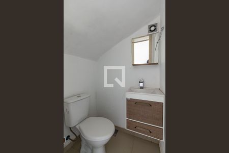 Lavabo de casa de condomínio à venda com 2 quartos, 75m² em Nonoai, Porto Alegre