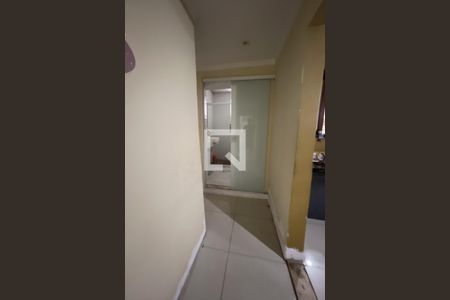 Corredor de casa para alugar com 3 quartos, 120m² em Parque Laguna E Dourados, Duque de Caxias