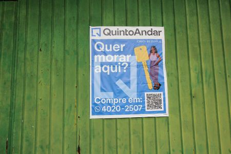 Casa à venda com 147m², 4 quartos e 4 vagas Casa à venda com 147m², 4 quartos e 4 vagasPlaquinha