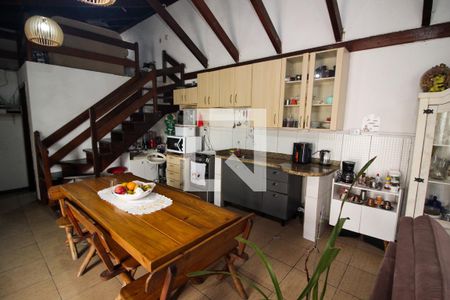Casa à venda com 147m², 4 quartos e 4 vagas Casa à venda com 147m², 4 quartos e 4 vagasCozinha 2