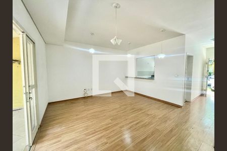 Sala de casa de condomínio para alugar com 3 quartos, 106m² em Medeiros, Jundiaí